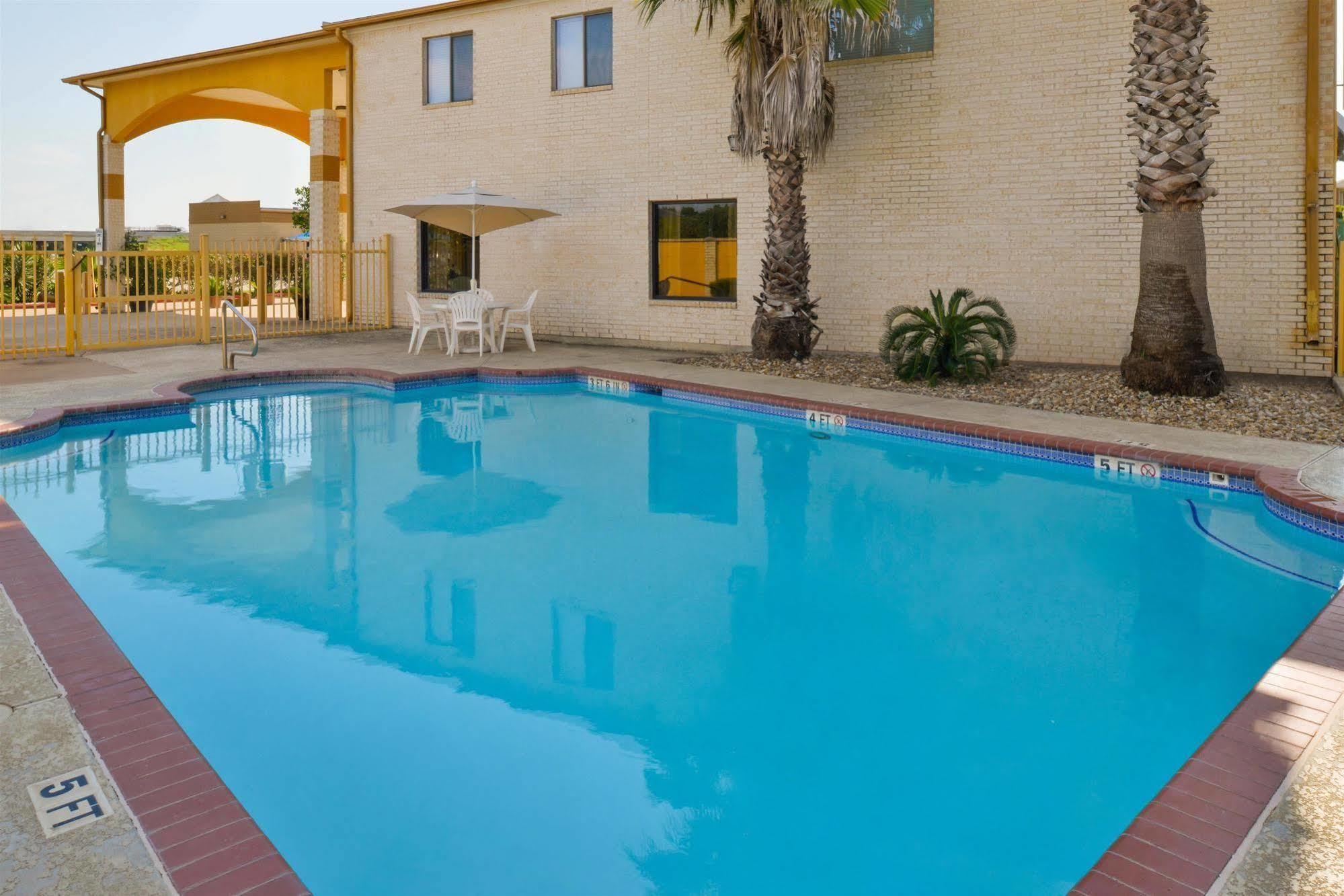 Americas Best Value Inn & Suites Waller/Prairie View Luaran gambar